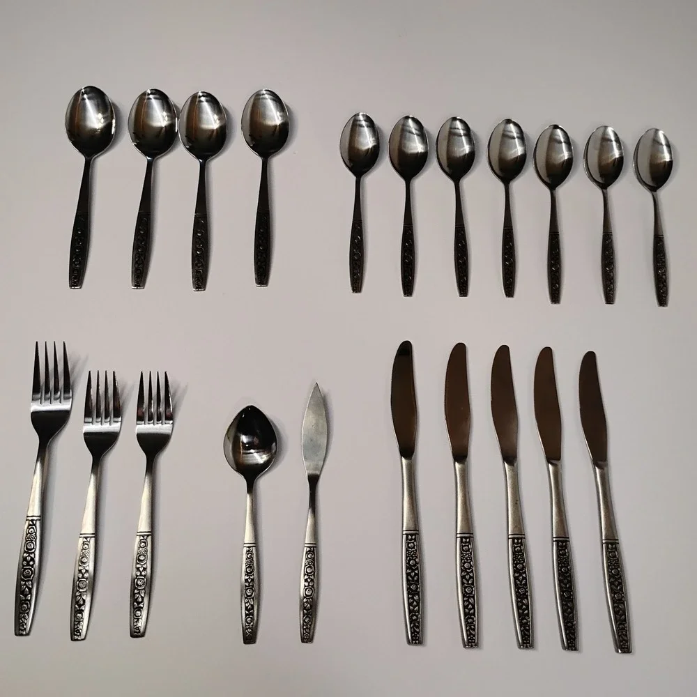 NORTHLAND FLORAL PANEL STAINLESS FLATWARE KOREA‎ 21 Pieces
